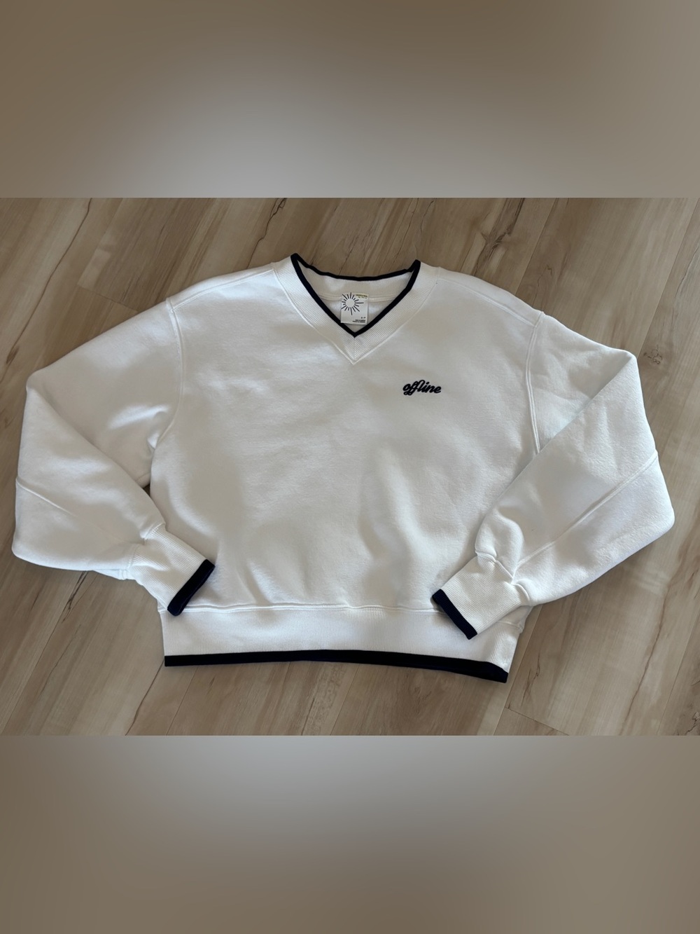OFFLINE by Aerie White Varsity V-Neck Sweatshirt | Size S/P
